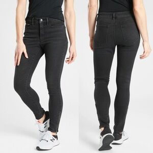 Athleta Sculptek Skinny Jeans size 8 in Carbon Wash